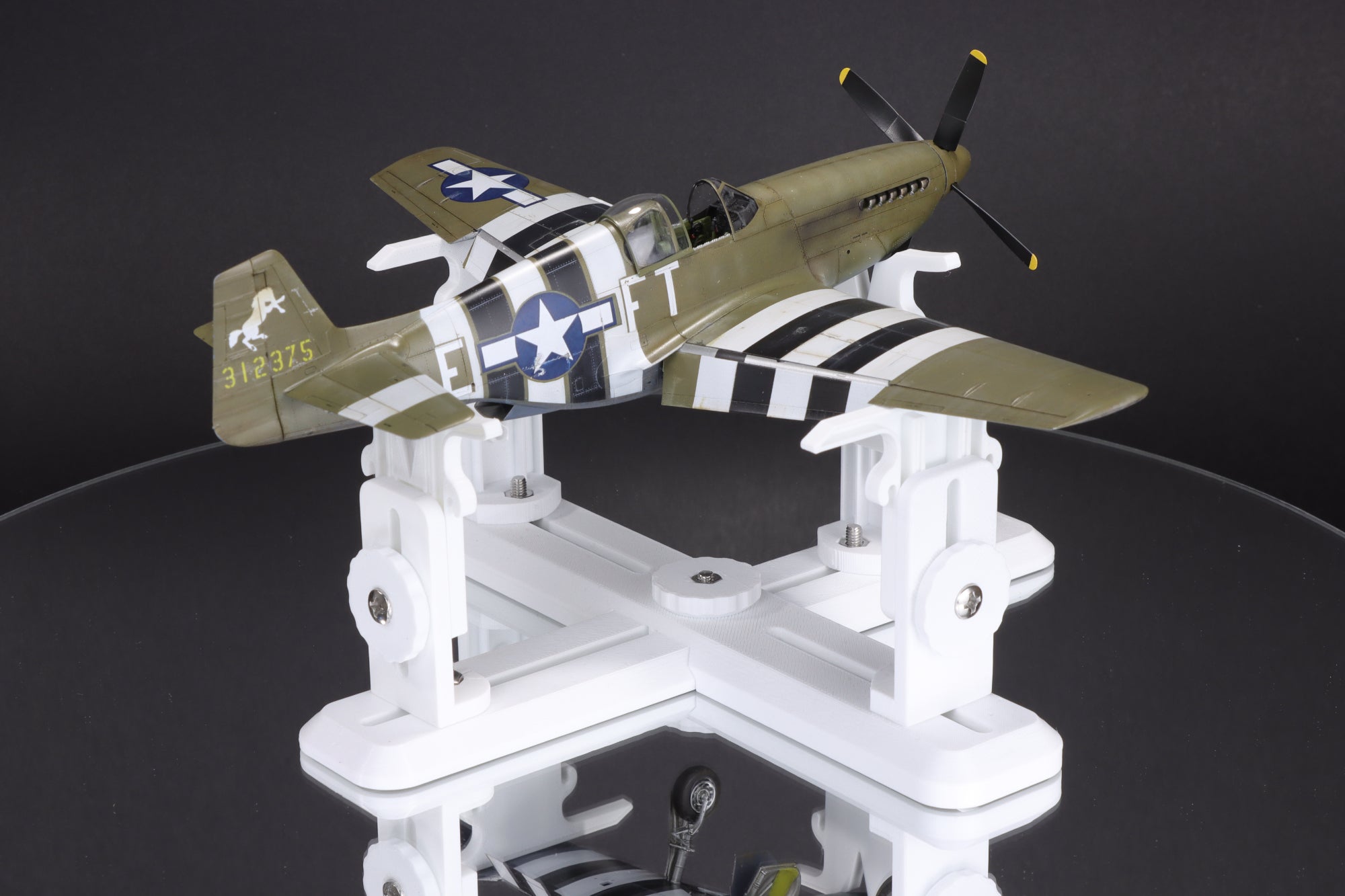 Scale Model Work Stand by The Inner Nerd